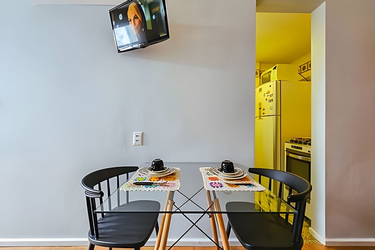 Apartamento com Ar-condicionado à 1km da Barra