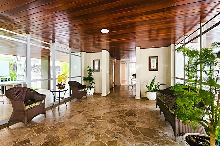 Apartamento com Ar-condicionado à 1km da Barra