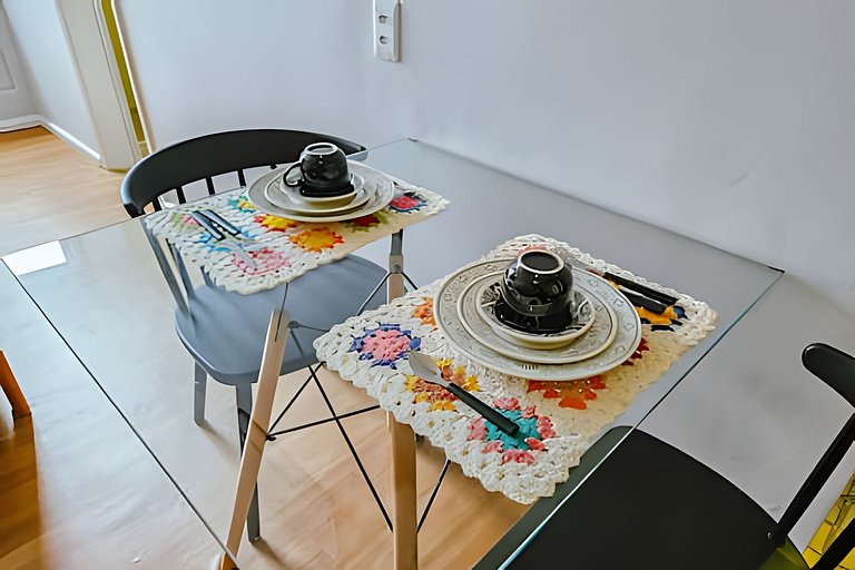 Apartamento com Ar-condicionado à 1km da Barra