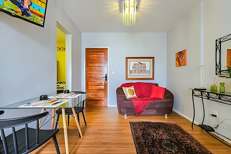 Apartamento com Ar-condicionado à 1km da Barra