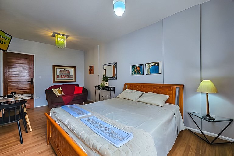 Apartamento com Ar-condicionado à 1km da Barra