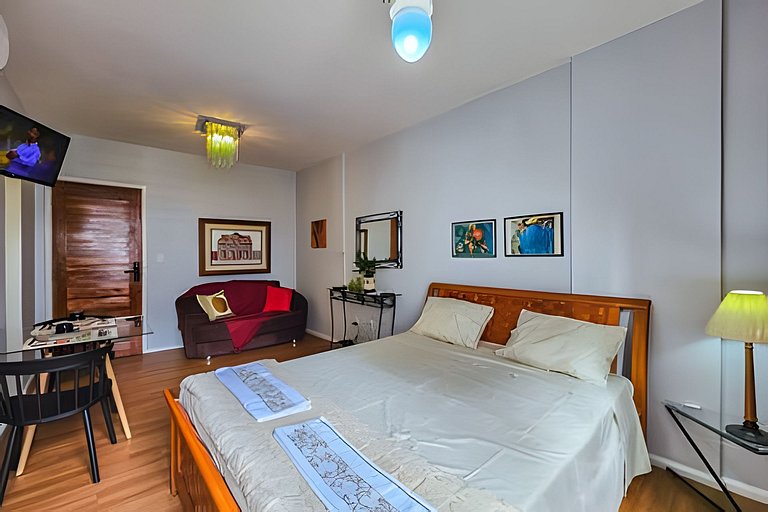 Apartamento com Ar-condicionado à 1km da Barra